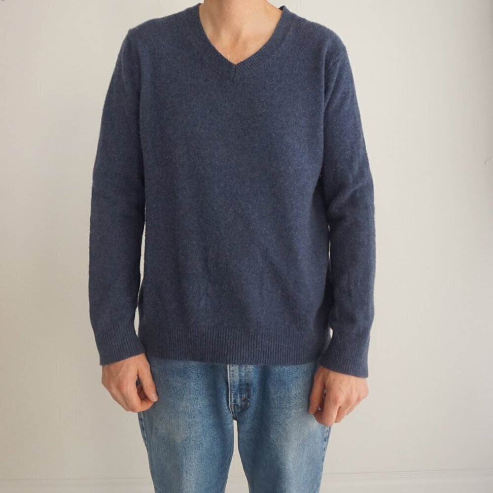 Banana Republic Navy Fine Knit Italian Yarn 100% Murano Wool V Neck Sweater L